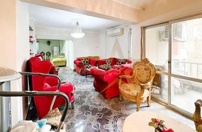 Apartment - 3 Bedrooms - 1 Bathroom for sale in Abdel Salam Aref St. - Laurent - Hay Sharq - Alexandria