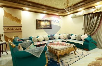 Whole Building - 3 Bedrooms - 2 Bathrooms for sale in Al Amn Al Markazi St. - Al Mansoura - Al Daqahlya