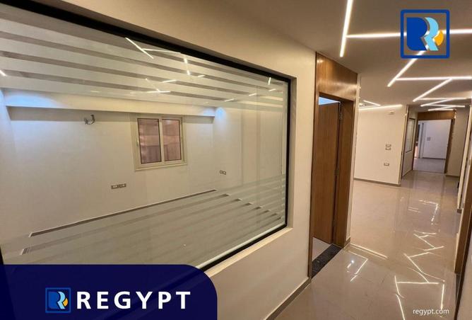 8703822 - Property Image 2