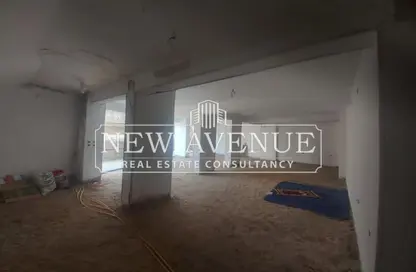 Retail - Studio - 2 Bathrooms for rent in Al Laselky St. - El Laselky - New Maadi - Hay El Maadi - Cairo