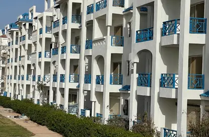 Apartment - 2 Bedrooms - 2 Bathrooms for sale in Emirates Heights - Qesm Ad Dabaah - North Coast