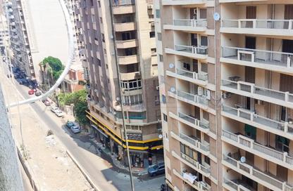 شقة - 3 غرف نوم - 2 حمامات للايجار في شارع عبد السلام عارف - لوران - حي شرق - الاسكندرية