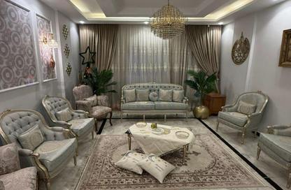 شقة - 3 غرف نوم - 2 حمامات للبيع في شارع توت عنخ امون - سموحة - حي شرق - الاسكندرية