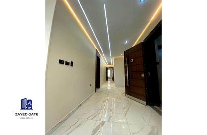 Apartment - 3 Bedrooms - 3 Bathrooms for rent in Cairo University Compound - Sheikh Zayed Compounds - Sheikh Zayed City - Giza