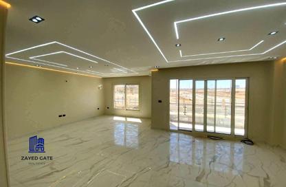 Apartment - 3 Bedrooms - 3 Bathrooms for rent in Cairo University Compound - Sheikh Zayed Compounds - Sheikh Zayed City - Giza