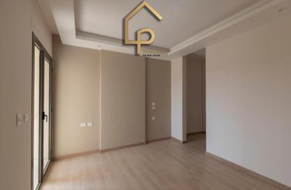 Apartment - 3 Bedrooms - 3 Bathrooms for sale in Village West - Sheikh Zayed Compounds - Sheikh Zayed City - Giza