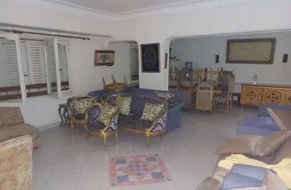 شقة - 3 غرف نوم - 2 حمامات للبيع في ميدان هليوبوليس - النزهة - القاهرة