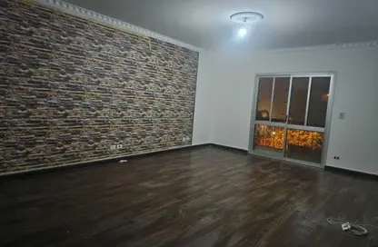 Apartment - 2 Bedrooms - 1 Bathroom for rent in El Rehab Extension - Al Rehab - New Cairo City - Cairo