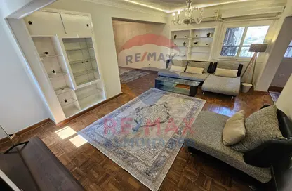 شقة - 4 غرف نوم - 3 حمامات للبيع في شارع المقريزي - الزمالك - القاهرة