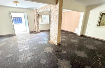 Apartment - 2 Bedrooms - 1 Bathroom for sale in Mostafa Lotfy Al Manfalouti St. - Saba Basha - Hay Sharq - Alexandria