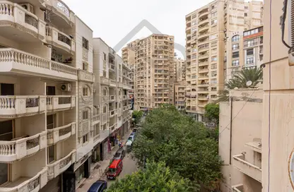 Apartment - 2 Bedrooms - 2 Bathrooms for sale in Al Safa St. - Smouha - Hay Sharq - Alexandria