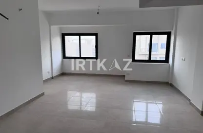 (بنتهاوس  (روف - 3 غرف نوم - 3 حمامات للبيع في مون ريزيدنس - فيفث سكوير - التجمع الخامس - مدينة القاهرة الجديدة - القاهرة