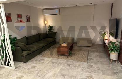 Apartment - 2 Bedrooms - 1 Bathroom for rent in Heliopolis Square - El Nozha - Cairo