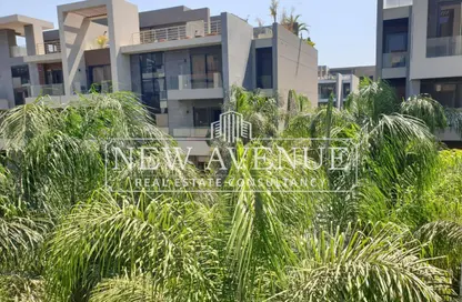 شقة - 2 غرف نوم - 2 حمامات للبيع في كمبوند البروج - كمبوندات الشروق - مدينة الشروق - القاهرة