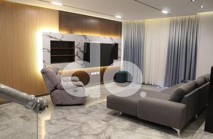 (بنتهاوس  (روف - 3 - 3 للبيع في باتيو كازا - الباتيو - كمبوندات الشروق - مدينة الشروق - القاهرة