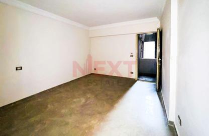 Apartment - 3 Bedrooms - 1 Bathroom for sale in Glim - Hay Sharq - Alexandria