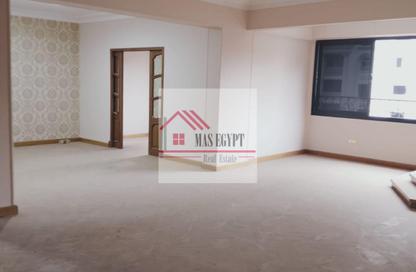 شقة - 3 غرف نوم - 2 حمامات للبيع في المهندسين - الجيزة