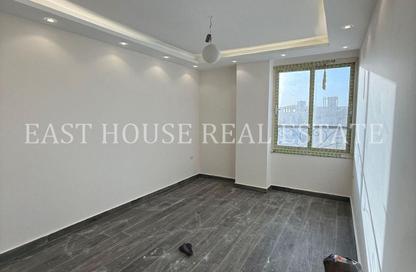 Apartment - 3 Bedrooms - 2 Bathrooms for sale in Abou El Houl - New Cairo City - Cairo Apartment - 3 Bedrooms - 2 Bathrooms for sale in Abou El Houl - New Cairo City - Cairo