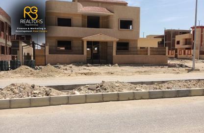 Villa - 6 Bedrooms - 5 Bathrooms for sale in GAPCO Compound - 6 October Compounds - 6 October City - Giza Villa - 6 Bedrooms - 5 Bathrooms for sale in GAPCO Compound - 6 October Compounds - 6 October City - Giza