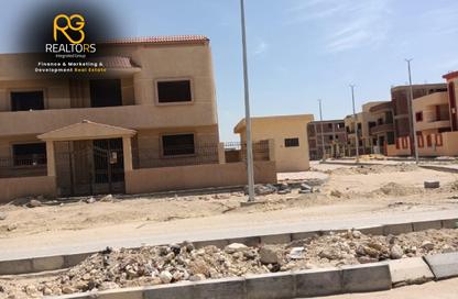 Villa - 6 Bedrooms - 5 Bathrooms for sale in GAPCO Compound - 6 October Compounds - 6 October City - Giza