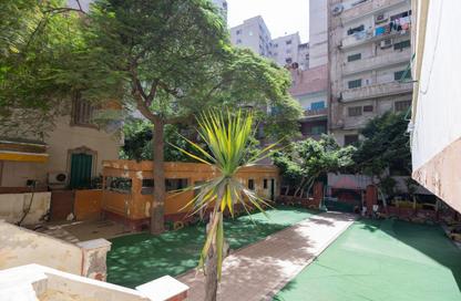 Villa - 7+ Bedrooms - 4 Bathrooms for sale in Bolkly - Hay Sharq - Alexandria