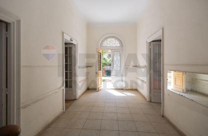 Villa - 7+ Bedrooms - 4 Bathrooms for sale in Bolkly - Hay Sharq - Alexandria