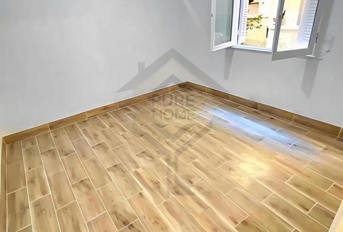 شقة للبيع - سان ستيفانو - خطوات من مول سان ستيفانو