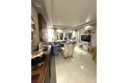 شقة - 3 غرف نوم - 2 حمامات للبيع في شارع كيلوباترا - الكوربة - مصر الجديدة - القاهرة