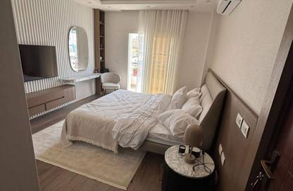 Apartment - 3 - 2 for sale in Village West - Sheikh Zayed Compounds - Sheikh Zayed City - Giza