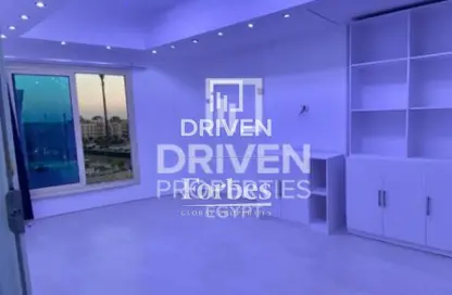 مساحات مكتبية - 2 غرف نوم - 1 حمام للايجار في بيفرلي هيلز - كمبوندات الشيخ زايد - الشيخ زايد - الجيزة