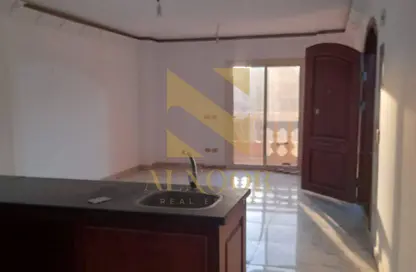 شقة - 2 غرف نوم - 1 حمام للايجار في شارع دكتور كمال حمدي - الحي الرابع - مدينة 6 أكتوبر - الجيزة شقة - 2 غرف نوم - 1 حمام للايجار في شارع دكتور كمال حمدي - الحي الرابع - مدينة 6 أكتوبر - الجيزة