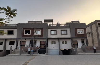 فيلا - 5 - 5 للبيع في روك ايدن - حدائق اكتوبر - مدينة 6 أكتوبر - الجيزة