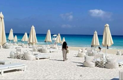 Chalet - 2 Bedrooms - 2 Bathrooms for sale in Naia bay - Ras Al Hekma - North Coast