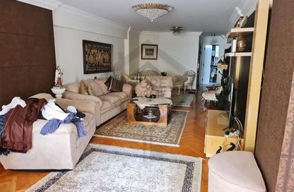Apartment - 3 Bedrooms - 2 Bathrooms for sale in Al Farek Ismail Srhank St. - Laurent - Hay Sharq - Alexandria