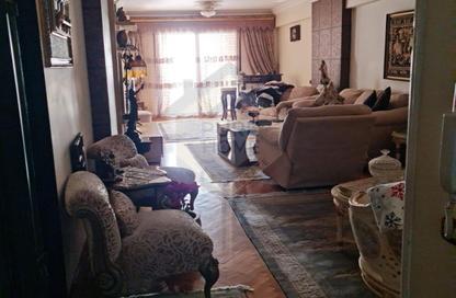 Apartment - 3 Bedrooms - 2 Bathrooms for sale in Al Farek Ismail Srhank St. - Laurent - Hay Sharq - Alexandria