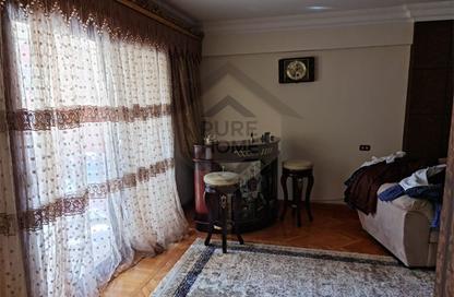 Apartment - 3 Bedrooms - 2 Bathrooms for sale in Al Farek Ismail Srhank St. - Laurent - Hay Sharq - Alexandria