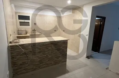 شقة - 5 غرف نوم - 2 حمامات للبيع في شارع جمال عبد الناصر - التوسعات الشمالية - مدينة 6 أكتوبر - الجيزة