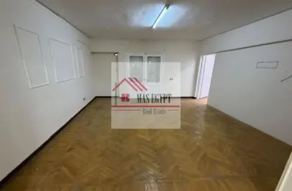 Office Space - 3 Bedrooms - 2 Bathrooms for rent in Gameat Al Dewal Al Arabeya St. - Mohandessin - Giza