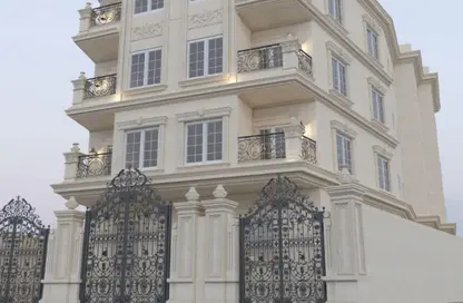 دوبلكس - 4 غرف نوم - 3 حمامات للبيع في شارع النوادي - حدائق اكتوبر - مدينة 6 أكتوبر - الجيزة