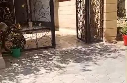 شقة - 2 غرف نوم - 2 حمامات للبيع في المجاورة الاولي - المنطقة الثامنة - مدينة الشروق - القاهرة