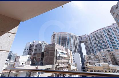 شقة - 3 غرف نوم - 2 حمامات للبيع في شارع احمد شكري - سان ستيفانو - حي شرق - الاسكندرية