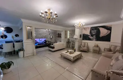 شقة - 3 غرف نوم - 3 حمامات للبيع في شارع البستان - الحي التاسع - الشيخ زايد - الجيزة