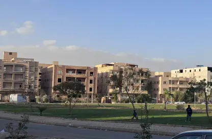 شقة - 4 غرف نوم - 3 حمامات للبيع في المنطقة الخامسة - مدينة الشروق - القاهرة