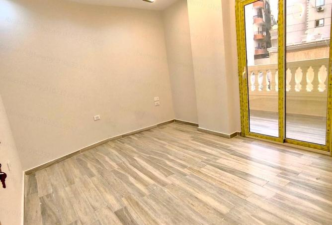 102634448 - الصورة الرئيسية للعقار