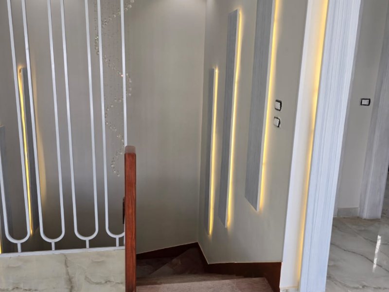 3BR Duplex | Ready to Move In | Hyde Park Rent thumbnail