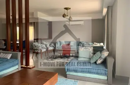 Twin House - 3 Bedrooms - 3 Bathrooms for rent in Street 10 - 11th District - Sheikh Zayed City - Giza