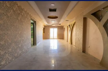 Apartment - 3 Bedrooms - 2 Bathrooms for sale in Khalil Mutran St. - Saba Basha - Hay Sharq - Alexandria