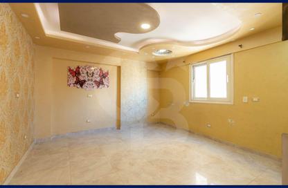 Apartment - 3 Bedrooms - 2 Bathrooms for sale in Khalil Mutran St. - Saba Basha - Hay Sharq - Alexandria