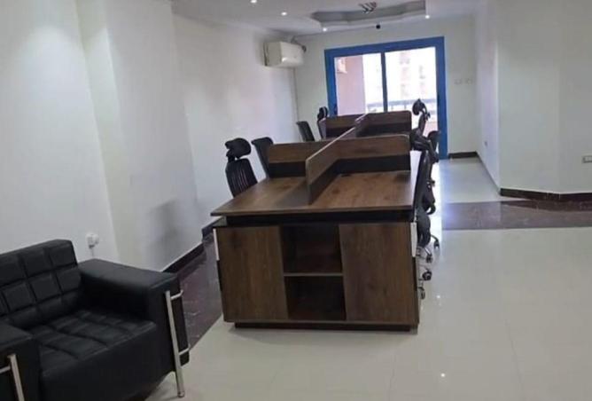 8709918 - Property Image 2