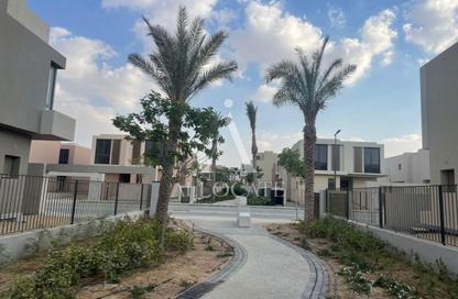 Villa - 5 Bedrooms - 4 Bathrooms for sale in Sodic East - 6th District - New Heliopolis - Cairo
